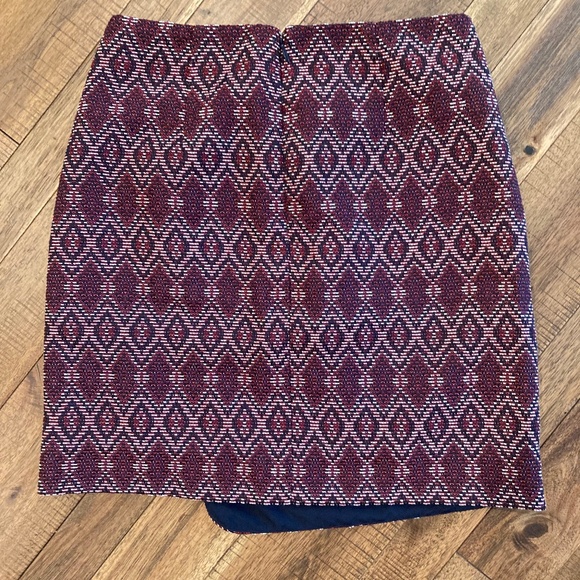 LOFT size 2 patterned and lined mini skirt - Picture 2 of 3